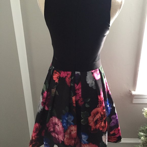 Xscape Black/Floral Fit And Flare Sleeveless Dress Size 4 - Picture 9 of 9